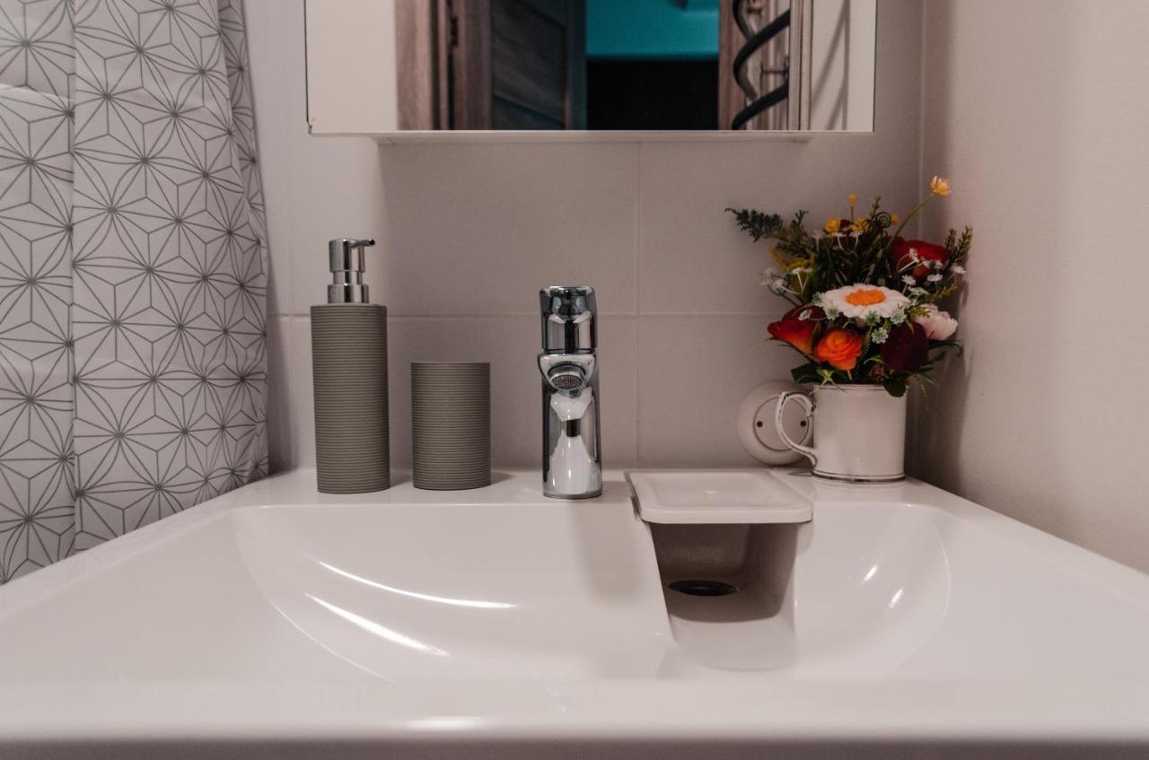 ヴァルミエラRigas Ielas Apartamenti 1アパートメント エクステリア 写真
